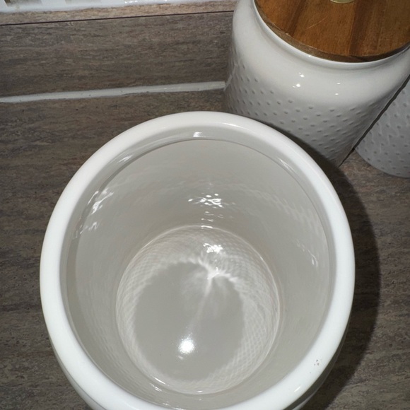 Better Homes And Gardens White Ceramic Canister Set with Brown Lids - Picture 3 of 6